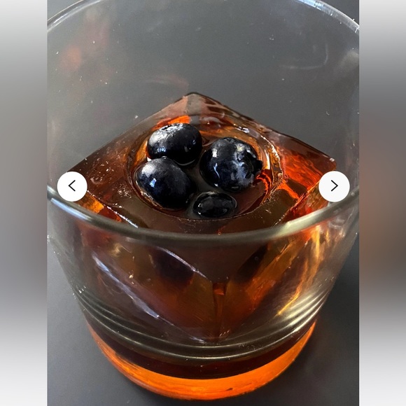 New Honest Ice Maelstrom shot silicone ice cube mold / tray - Picture 3 of 11